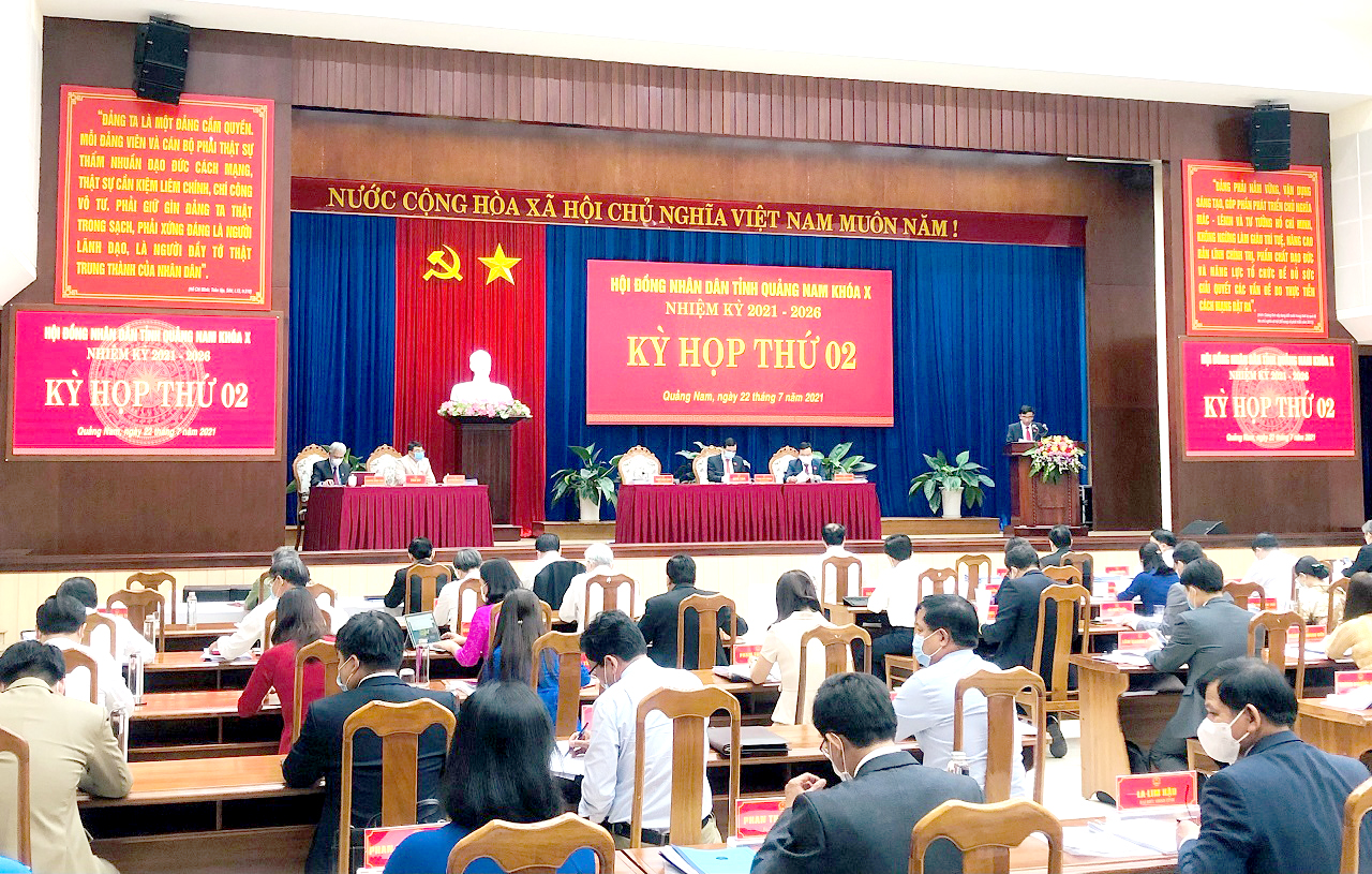 Quang cảnh Kỳ họp thứ 2, HĐND tỉnh Quảng Nam Khóa X - ẢNH PHẠM HẠNH (1)