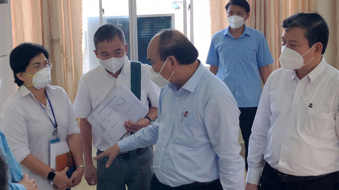 Chủ tịch nước Nguyễn Xuân Phúc chỉ đạo thành phố thực hiện nghiêm túc và quyết liệt hơn nữa công tác phòng, chống dịch
