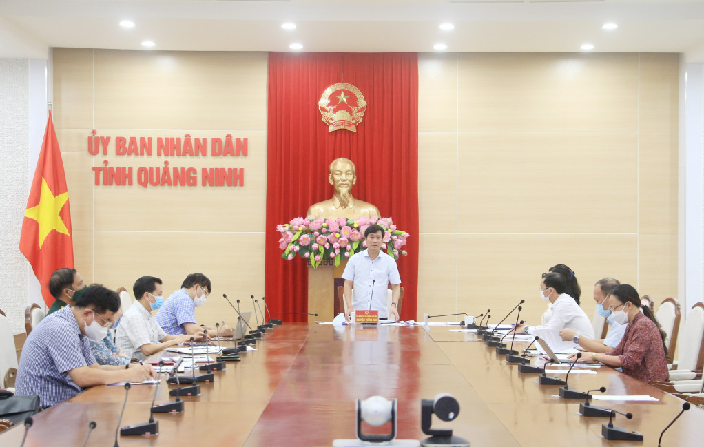 Phó Bí thư Tỉnh ủy, Chủ tịch UBND tỉnh Nguyễn Tường Văn phát biểu kết luận cuộc họp