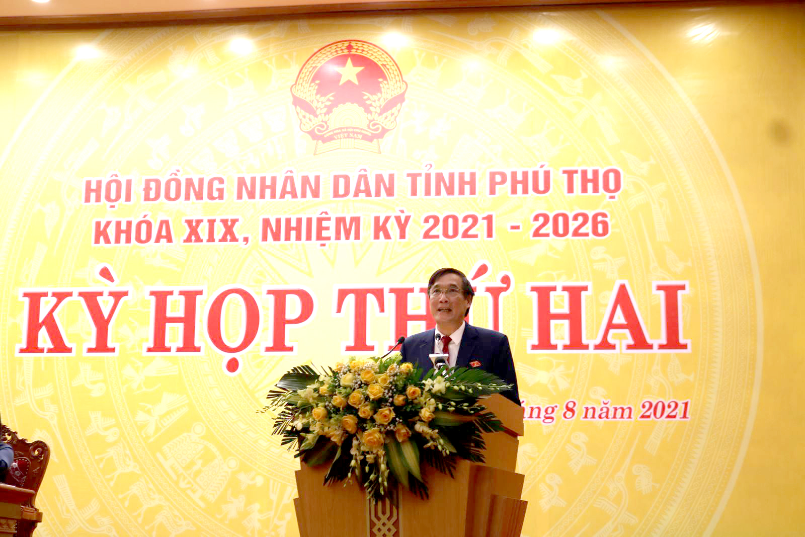 Bí thư Tỉnh ủy, Chủ tich  HĐND tỉnh Bùi Minh Châu phát biểu khai mạc kỳ họp 