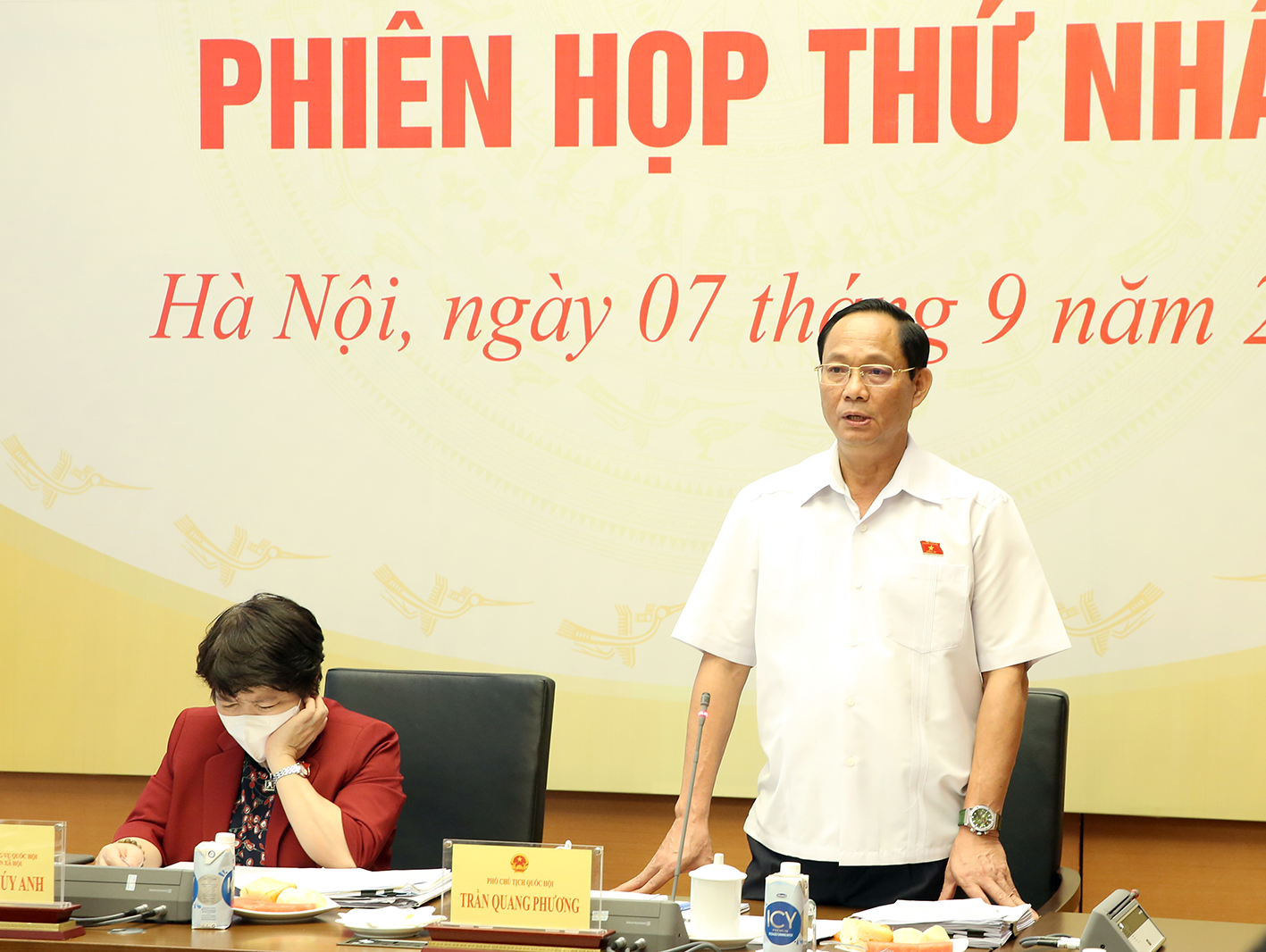 Chủ tịch Quốc hội Trần Quang Phương phát biểu tại Phiên họp