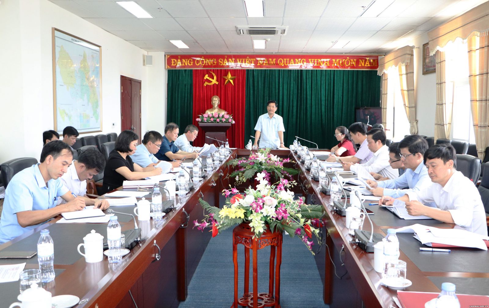Phiên họp thông qua kết quả giám sát thực hiện các chính sách hỗ trợ phát triển nông nghiệp trên địa bàn tỉnh giai đoạn 2016 - 2020 của HĐND tỉnh Lai Châu Ảnh: Tường Vy			