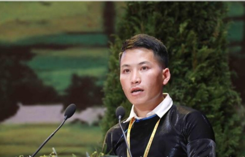 	Vàng A Tùng phát biểu tại Đại hội Thi đua yêu nước các dân tộc thiểu số Việt Nam năm 2020 - Ảnh: Phương Hoa