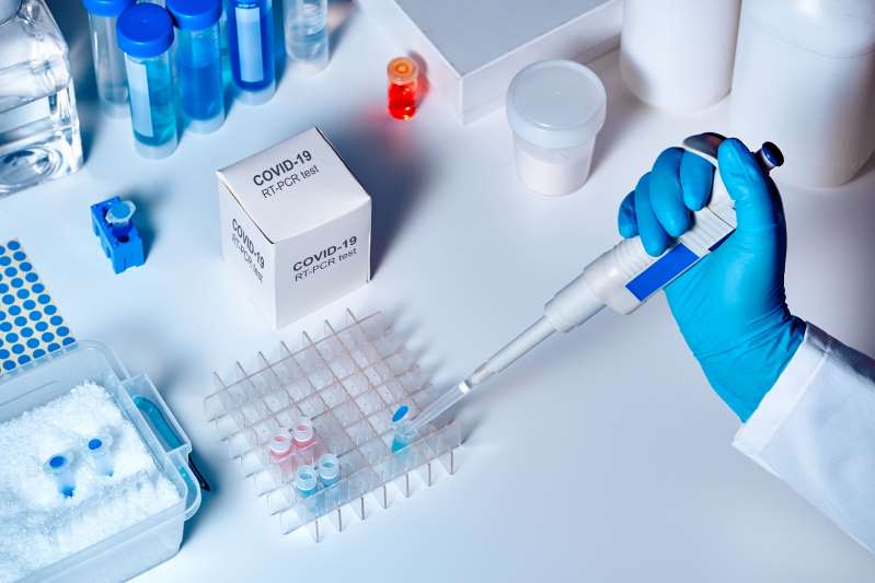 Kỹ thuật viên xét nghiệm PCR Covid-19 được đào tạo bài bản, chuyên môn cao và được cơ sở y tế cấp phép