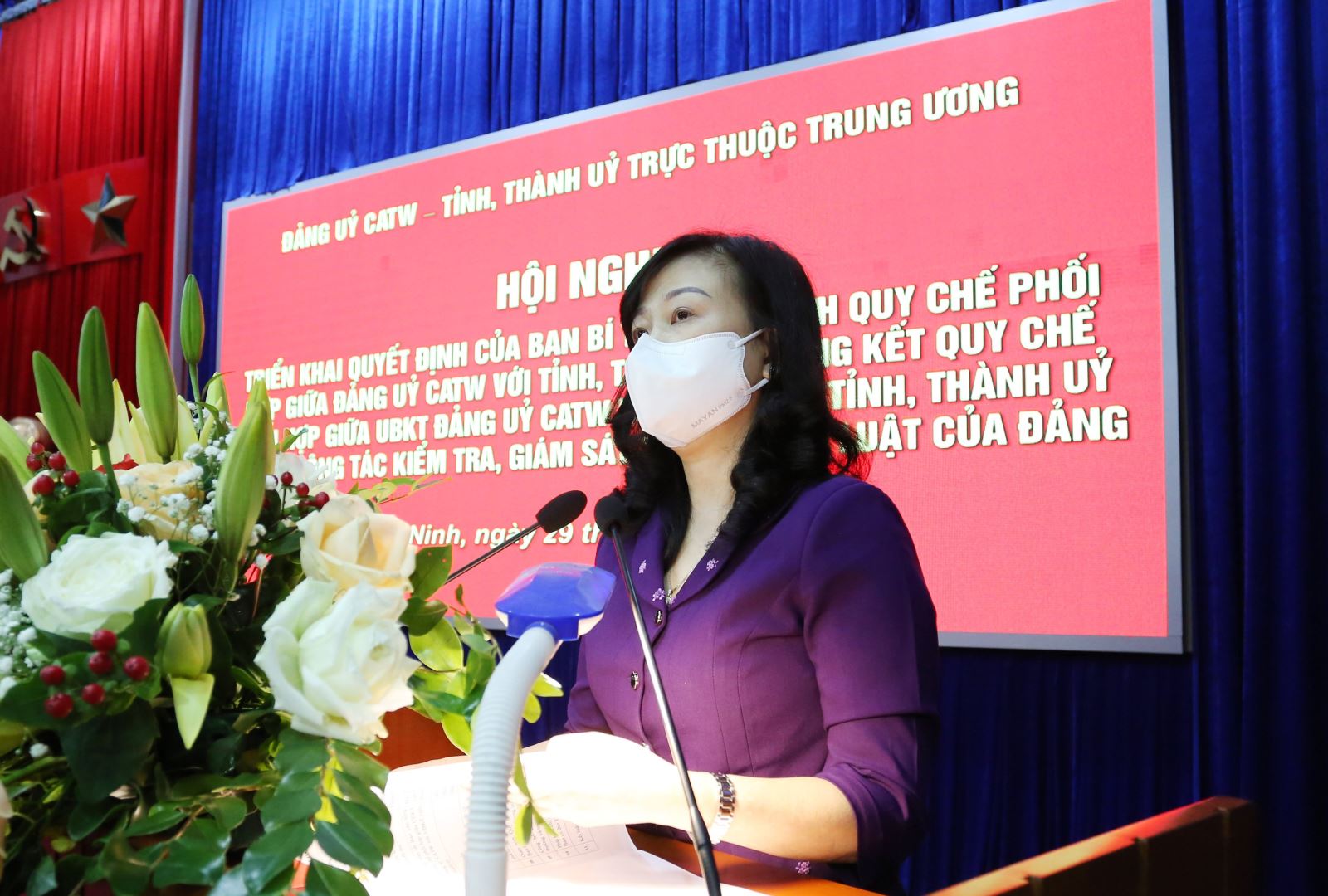 Bí thư Tỉnh ủy Đào Hồng Lan phát biểu tại Hội nghị.