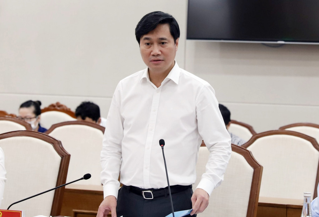 Phó Bí thư Tỉnh ủy, Chủ tịch UBND tỉnh Nguyễn Tường Văn phát biểu tại hội nghị.jpg