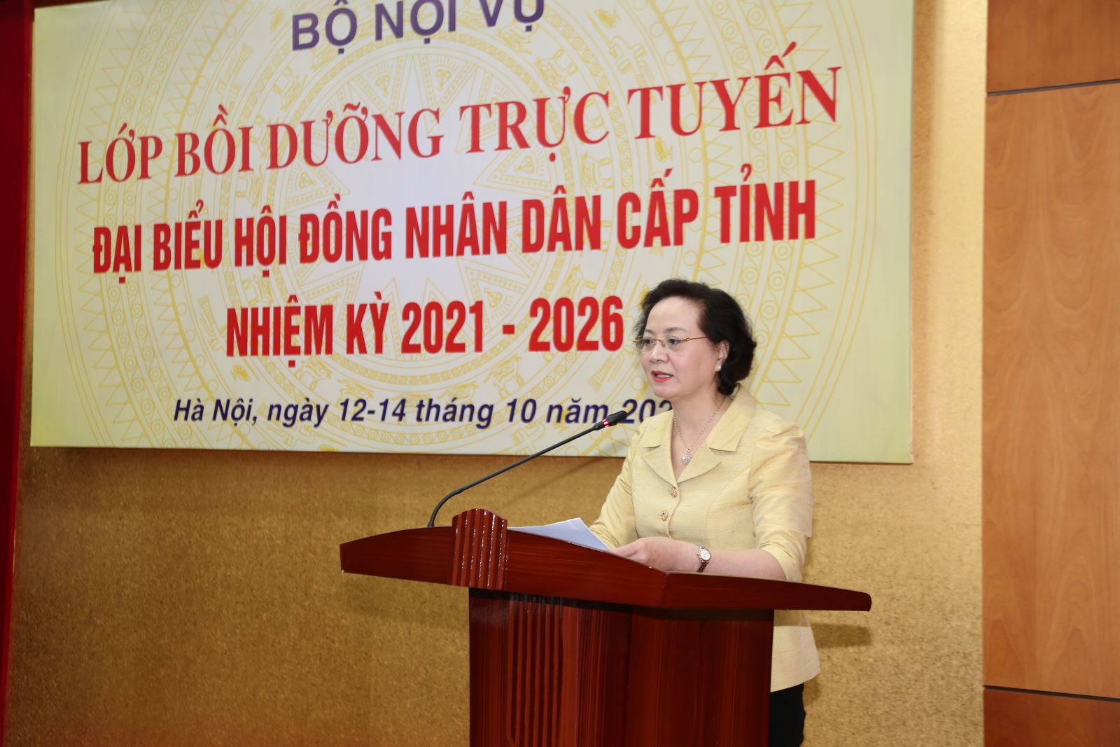 Bộ trưởng Bộ  Nội vụ  Phạm Thị Thanh Trà phát biểu khai  mạc lớp bồi dưỡng
