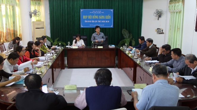 ĐBQH Dương Bình Phú chủ trì một buổi họp tại Sở Khoa học và công nghệ Phú Yên