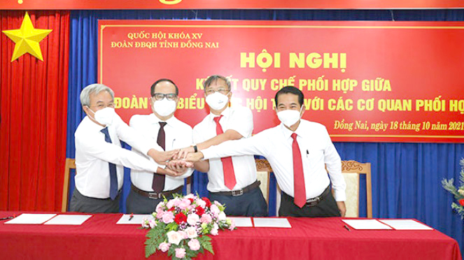 Lãnh đạo Đoàn Đại biểu Quốc hội, HĐND, UBND và Ủy ban MTTQ Việt Nam tỉnh cùng cam kết thực hiện quy chế phối hợ