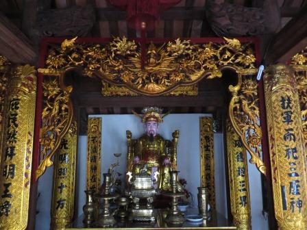 Bàn thờ Uy Minh Vương Lý Nhật Quang tại đền Nen - Nguồn: svhttdl.hatinh.gov.vn
