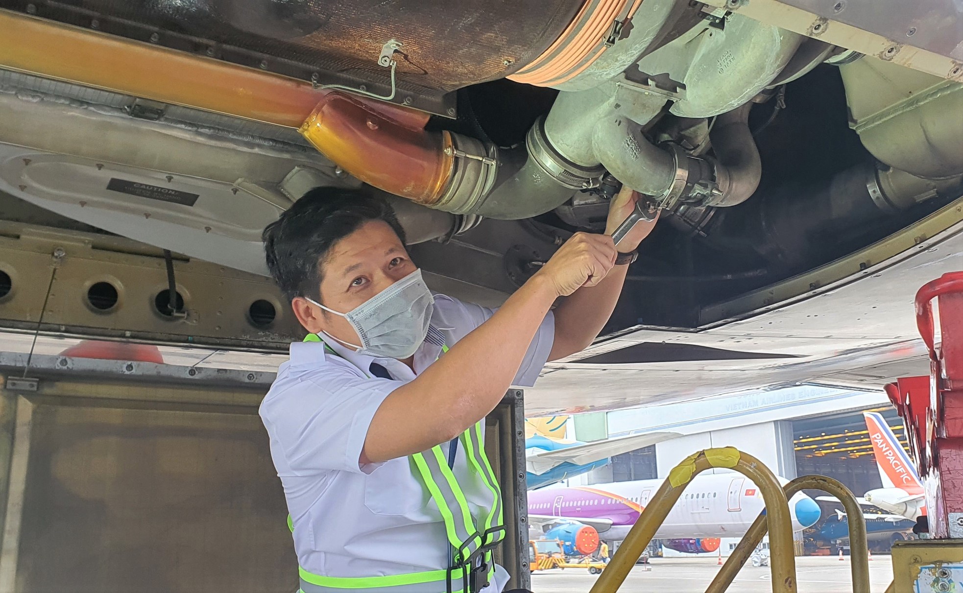 Anh Nguyễn Tiến Đô chia sẻ về công tác kiểm tra, bảo dưỡng, bảo quản máy bay
