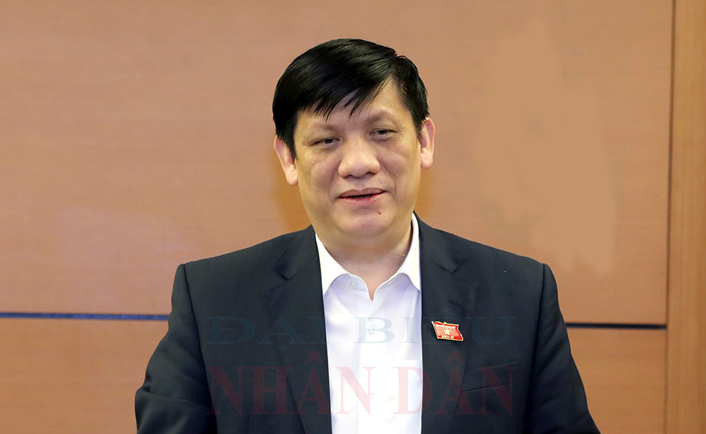 	Bộ trưởng Bộ Y tế Nguyễn Thanh Long giải trình ý kiến một số đại biểu Quốc hội Ảnh: Hồ Long