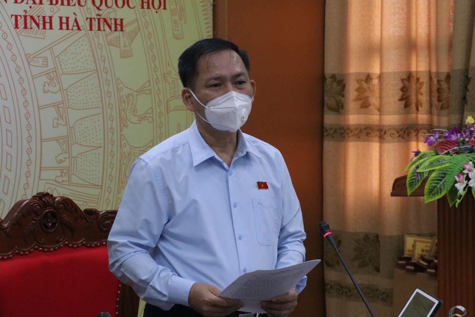 Phó Trưởng Đoàn ĐBQH tỉnh Trần Đình Gia phát biểu ý kiến