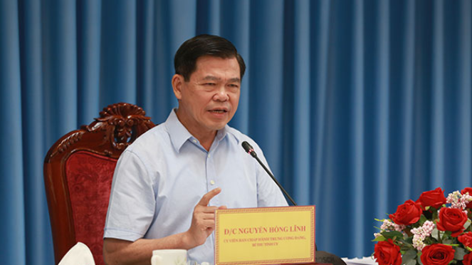 BÍ thư Tỉnh uỷ Nguyễn Hồng Lĩnh phát biểu chỉ đạo tại cuộc họp 