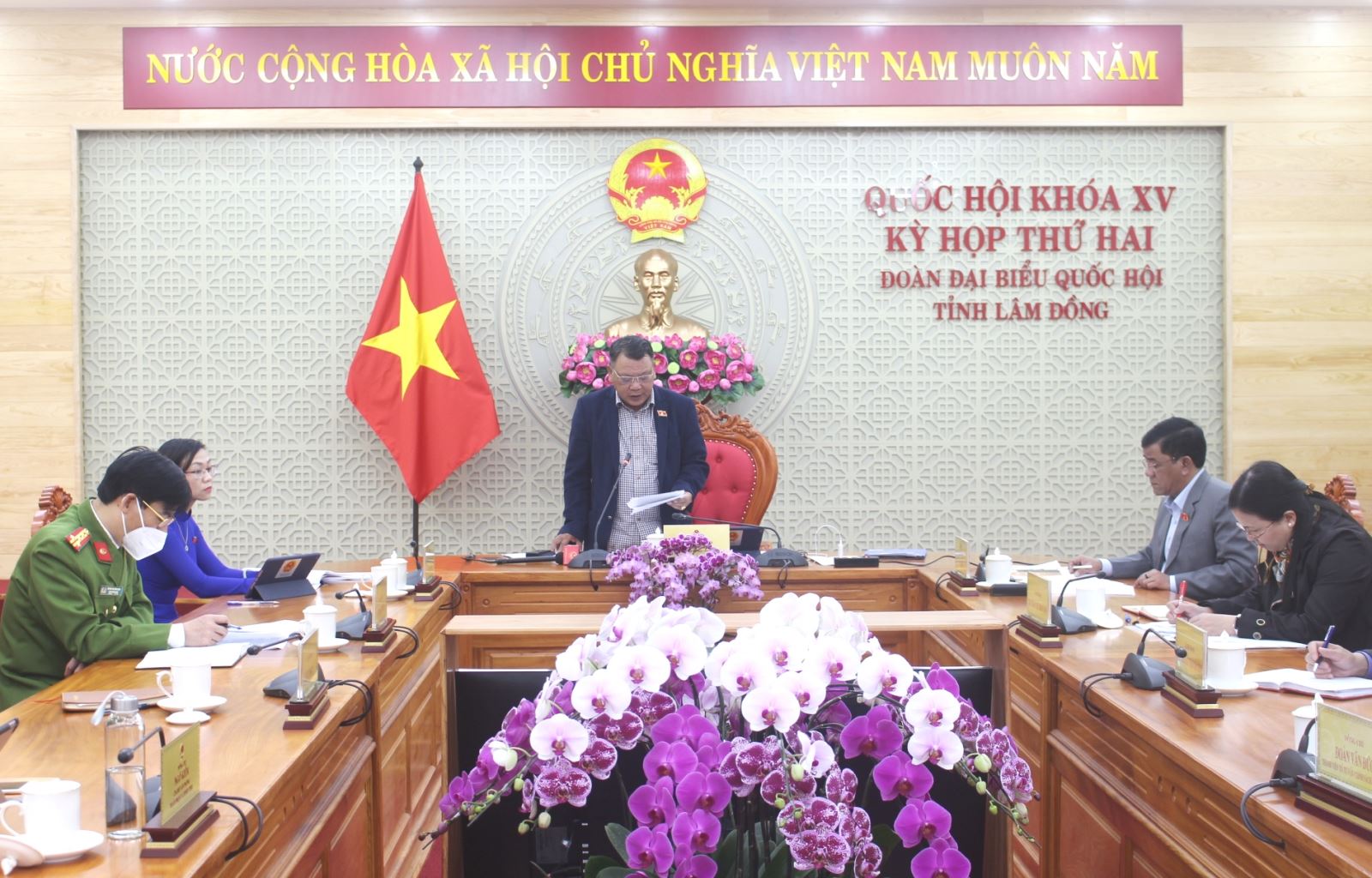 1.	Đại biểu Nguyễn Tạo Phó Trưởng Đoàn Đại biểu Quốc hội tỉnh Lâm Đồng tham gia ý kiến tại phiên thảo luận