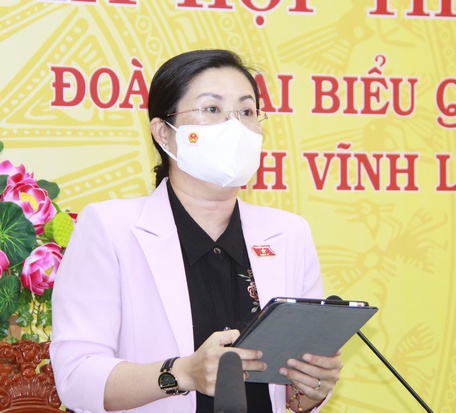 ĐBQH Nguyễn Thị Minh Trang phát biểu thảo luận tại điểm cầu tỉnh Vĩnh Long - Hữu Tài