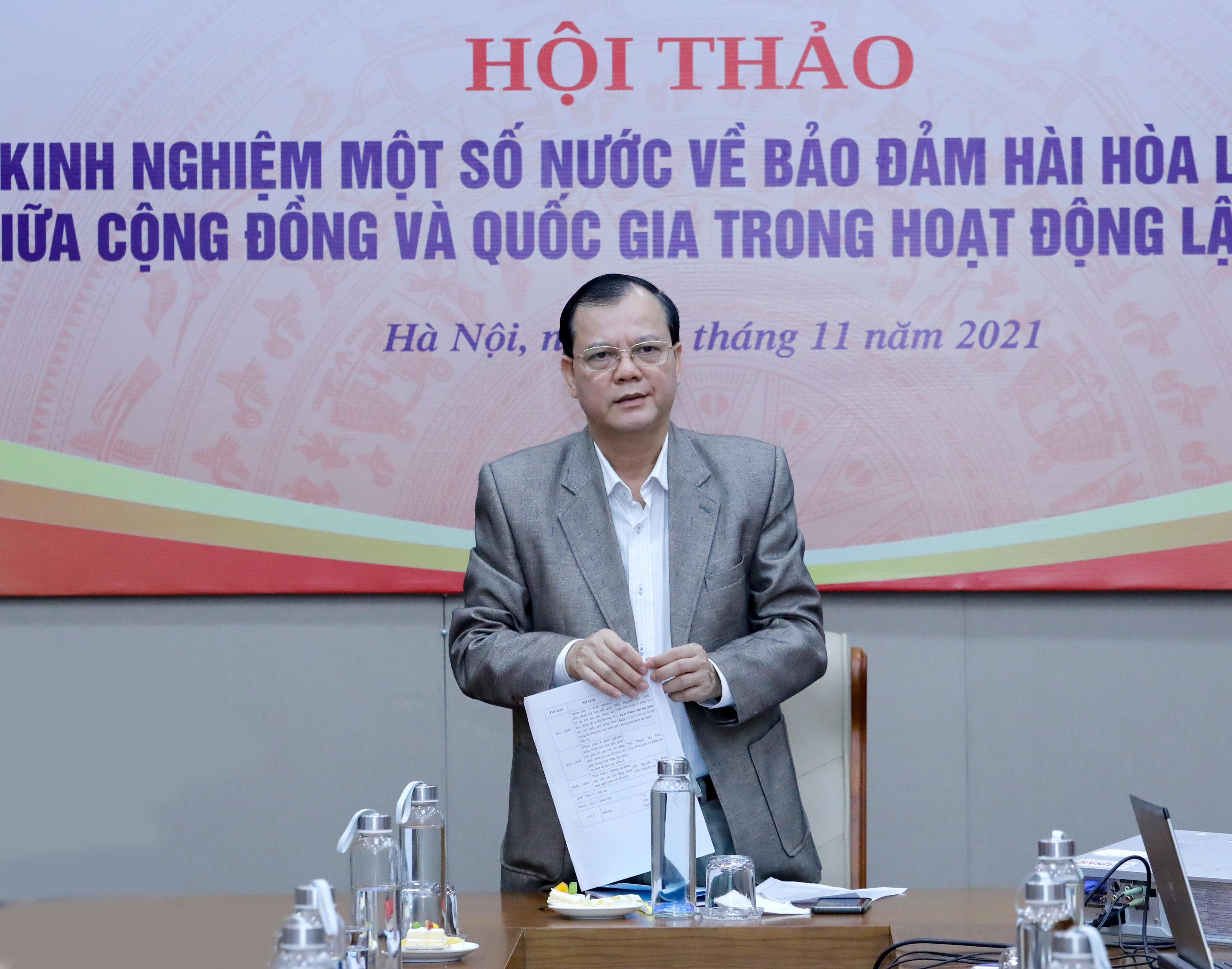 Phó Viện trưởng Viện Nghiên cứu lập pháp thuộc Ủy ban Thường vụ Quốc hội Lê Hải Đường chủ trì cuộc hội thảo