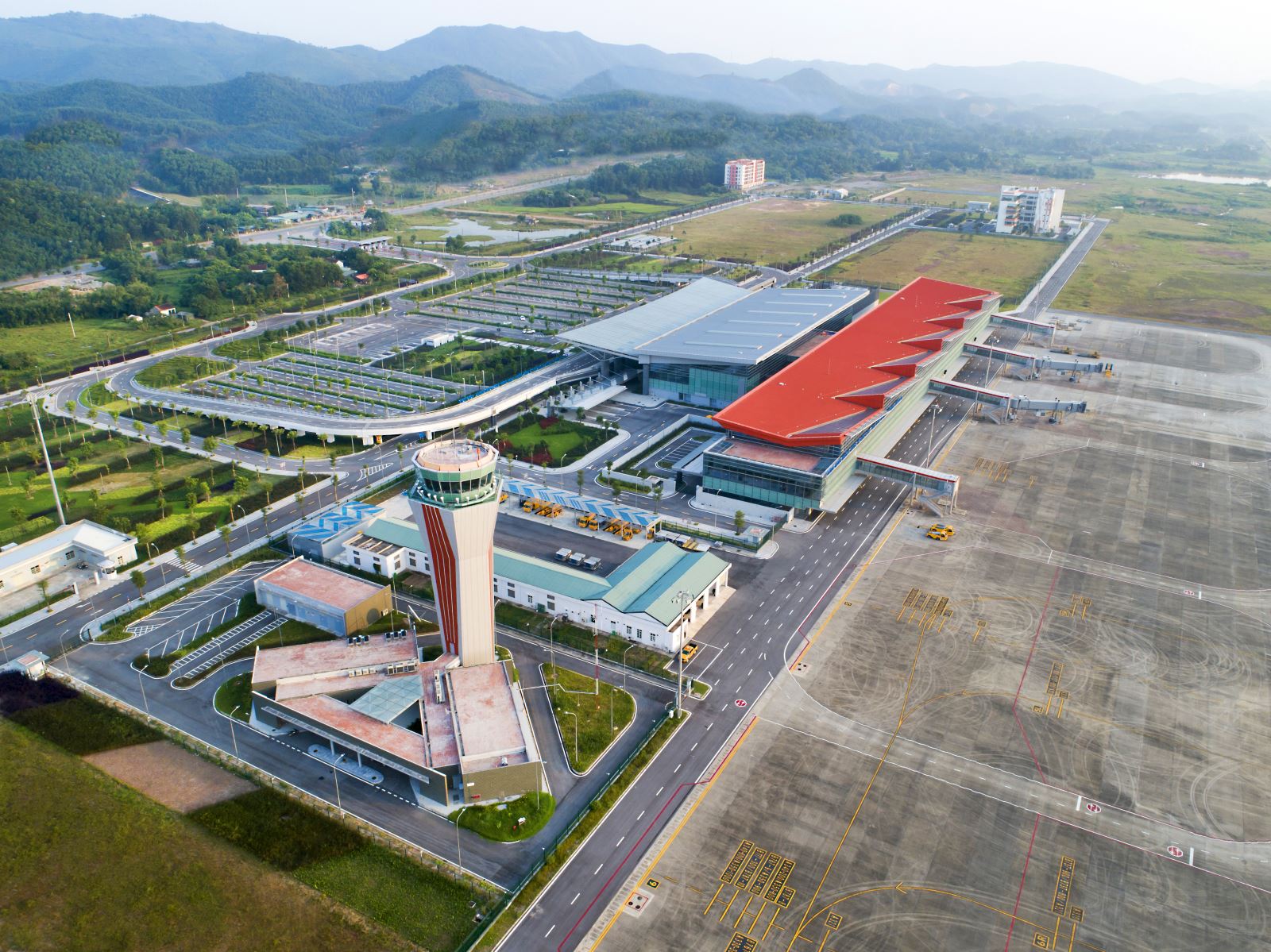 Đây là năm thứ hai, sân bay Vân Đồn được vinh danh “Sân bay khu vực hàng đầu châu Á 2021” và “Phòng chờ sân bay hàng đầu châu Á 2021”