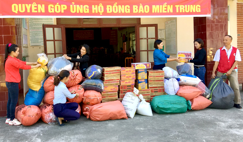 Hội chữ thập đỏ phường Tân Hà, TP. Tuyên Quang vận động quyên góp ủng hộ miền Trung tháng 10.2020