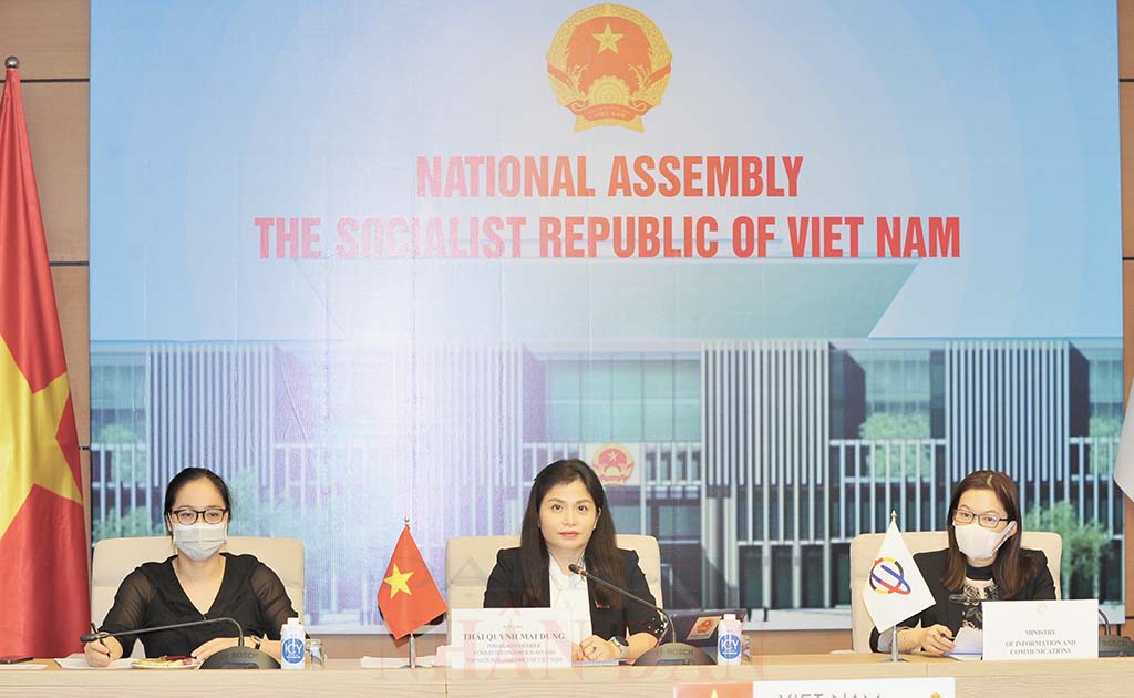 	Đoàn đại biểu Quốc hội Việt Nam dự phiên thảo luận các dự thảo Nghị quyết về các vấn đề kinh tế và thương mại Ảnh: Thanh Chi