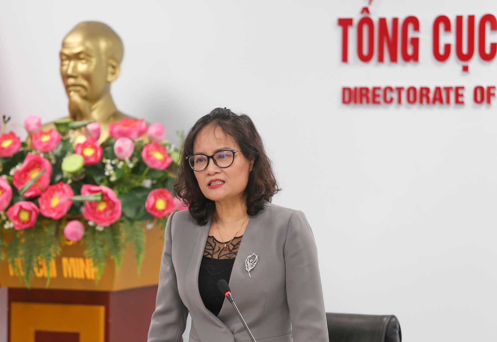 Phó Tổng cục trưởng Tổng cục GDNN Ts Nguyễn Thị Việt Hương phát biểu trong buổi gặp gỡ báo chí.