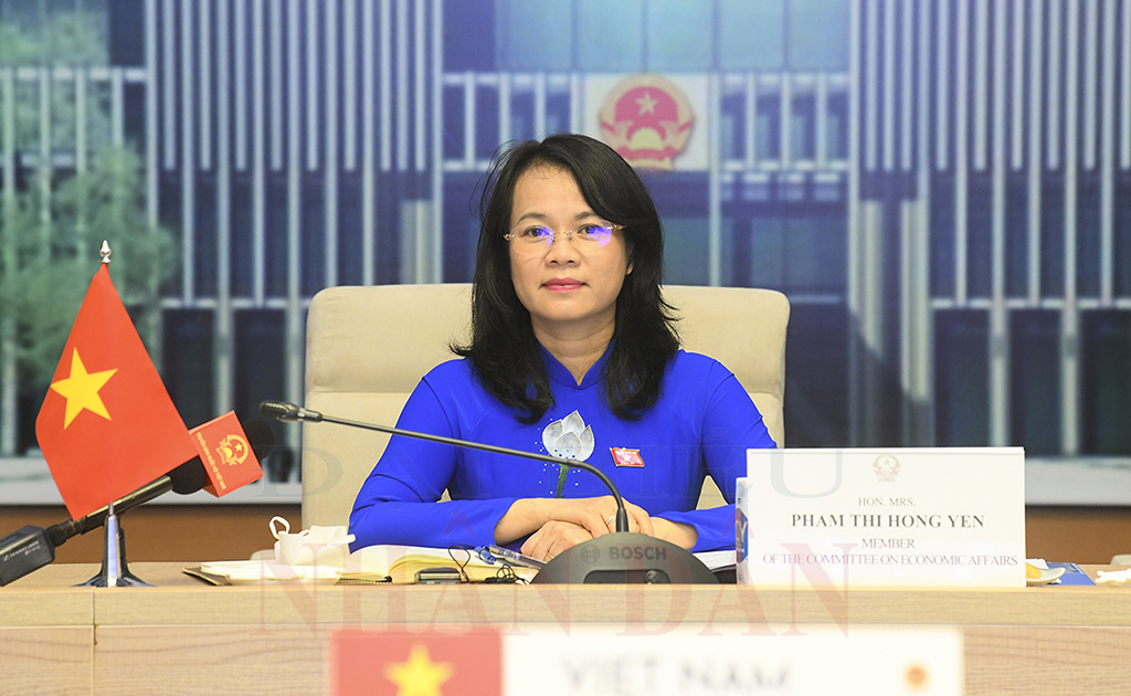 	Ủy viên Thường trực Ủy ban Kinh tế Phạm Thị Hồng Yến