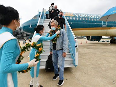 Chào mừng các du khách quốc tế đến Việt Nam