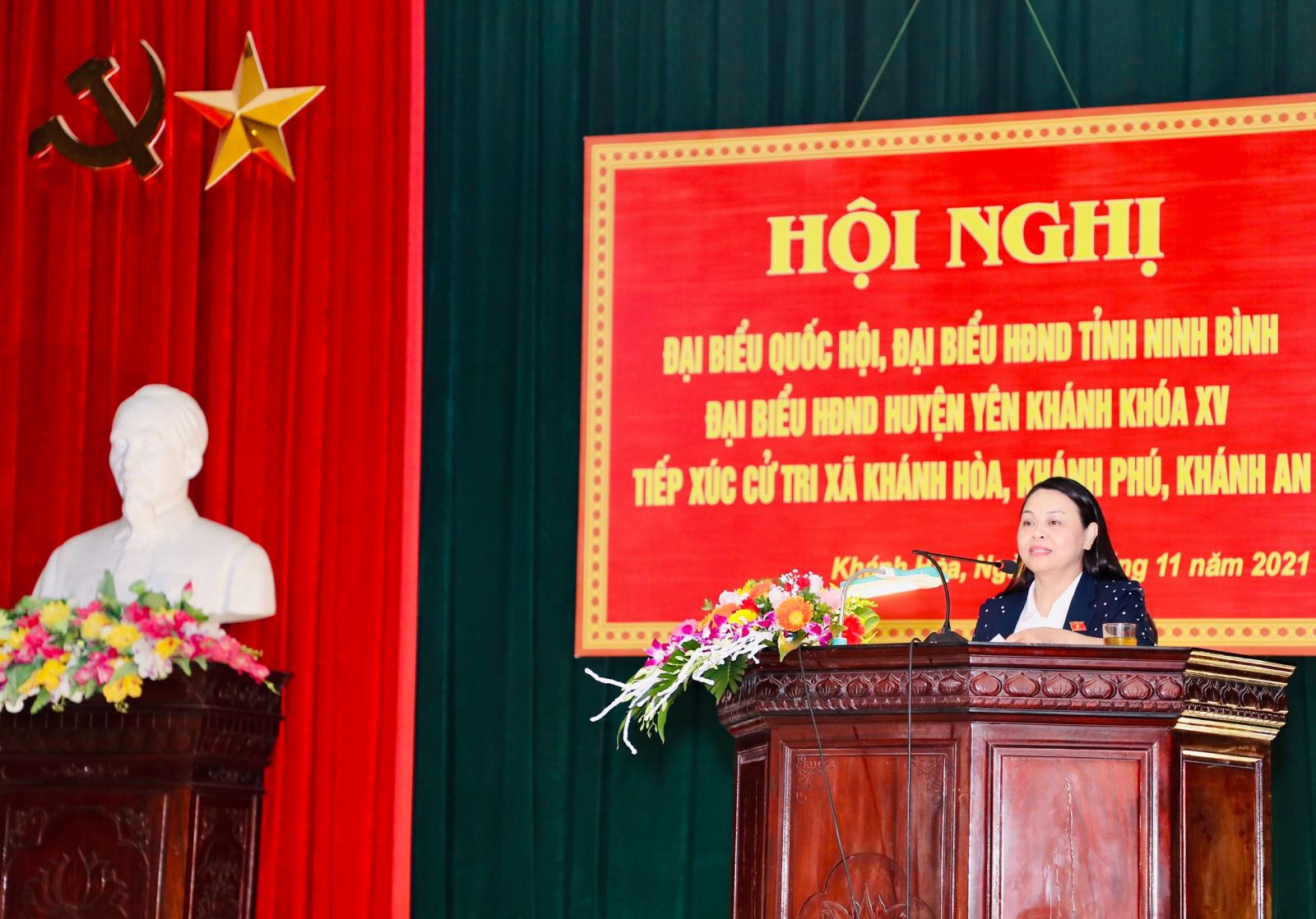 Ủy viên Trung ương Đảng, Bí thư Tỉnh ủy, Trưởng đoàn ĐBHQ tỉnh Nguyễn Thị Thu Hà phát biểu chỉ đạo Hội nghị