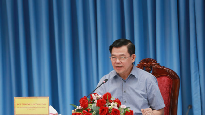 Nguyễn Hồng Lĩnh, Bí thư Tỉnh ủy, Trưởng ban Chỉ đạo phòng, chống dịch Covid-19 tỉnh phát biểu chỉ đạo tại cuộc họp