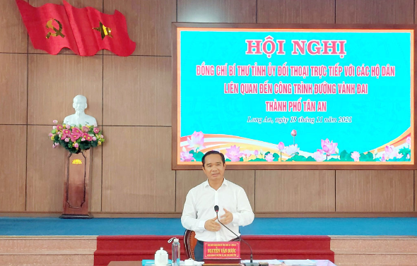 Bí thư Tỉnh ủy Nguyễn Văn Được phát biểu tại buổi đối thoại