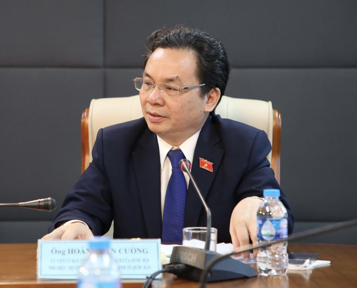 Ông Hoàng Văn Cường, Phó hiệu trưởng Trường Đại học Kinh tế Quốc dân, Ủy viên Ủy ban Tài chính, Ngân sách của Quốc hội
