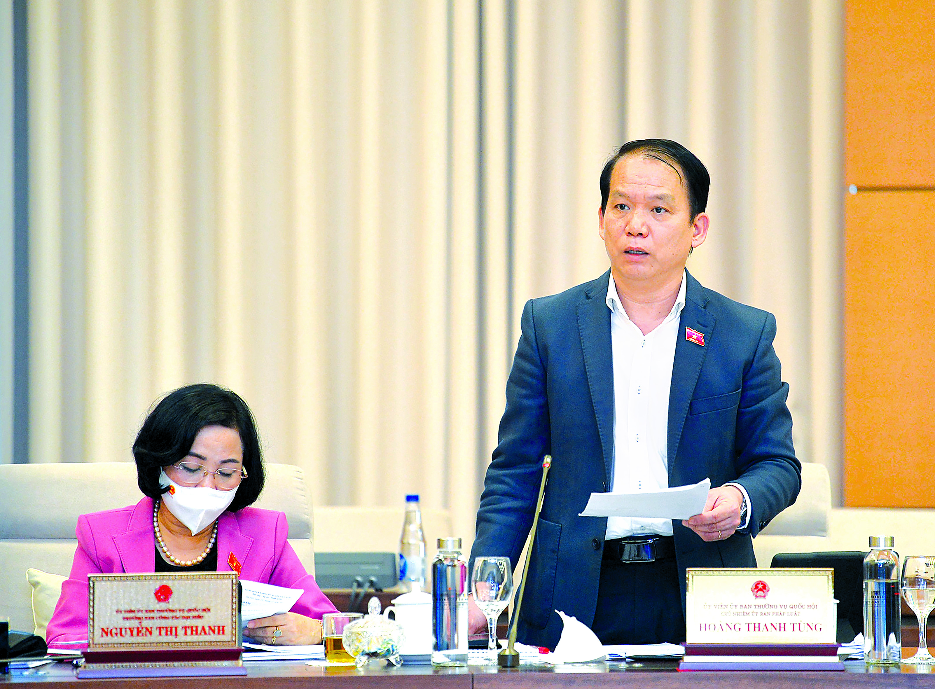 	Chủ nhiệm Ủy ban Pháp luật Hoàng Thanh Tùng phát biểu tại phiên họp Ảnh: Nghĩa Đức