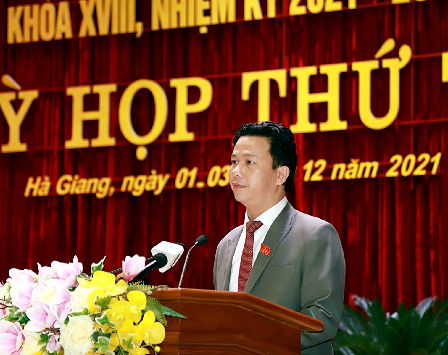 Ủy viên Trung ương Đảng, Bí thư Tỉnh uỷ, Trưởng đoàn ĐBQH tỉnh Đặng Quốc Khánh phát biểu chỉ đạo kỳ họp