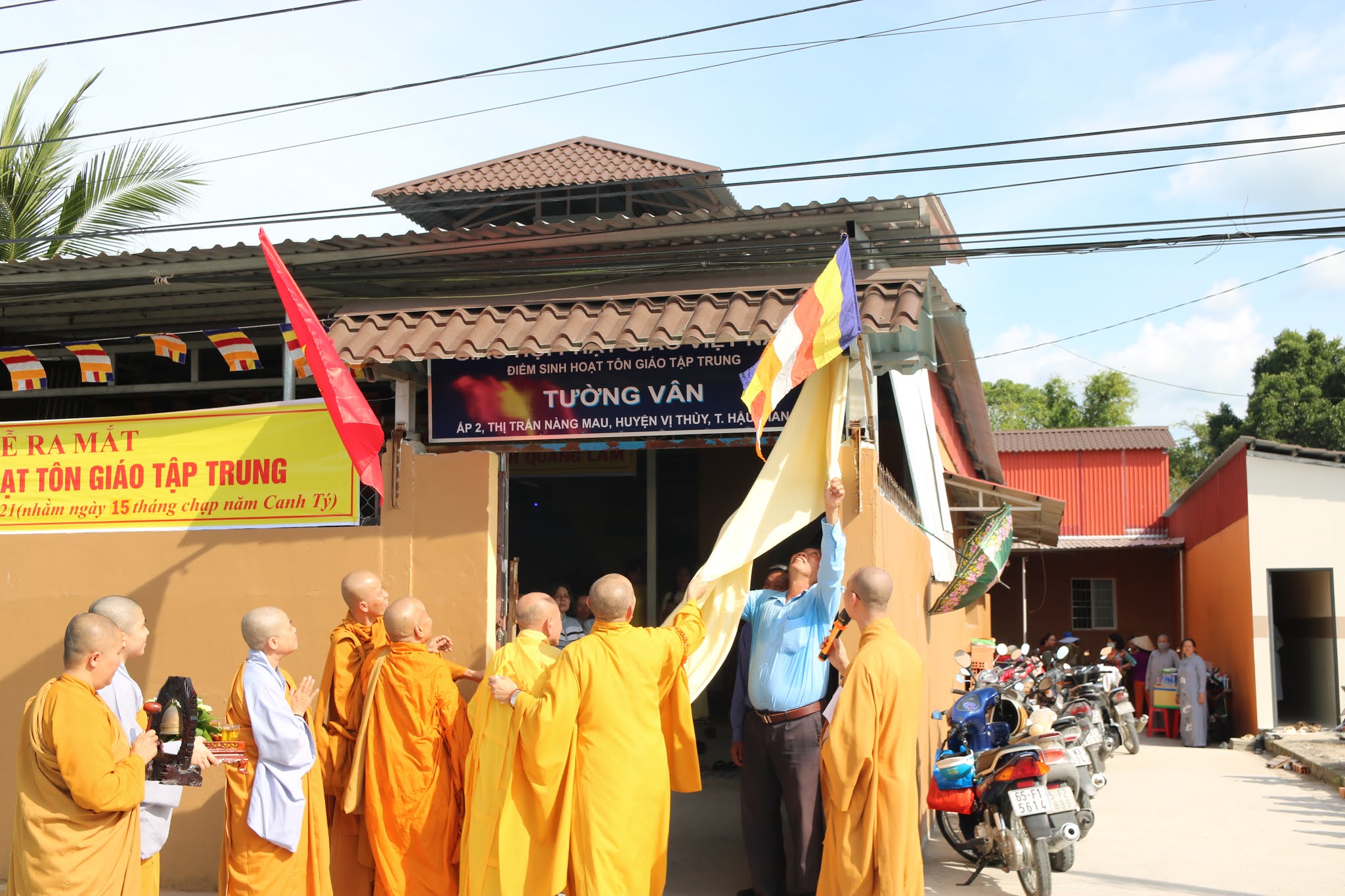 	Lễ ra mắt điểm sinh hoạt tôn giáo tập trung Đạo tràng Tường Vân tại Hậu Giang - Nguồn: www.phatgiaohaugiang.org.vn