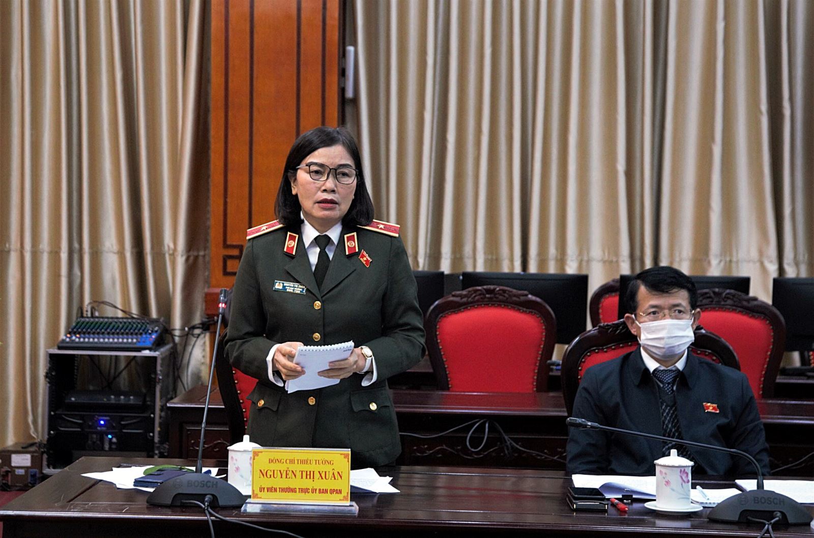 Ủy viên Thường trực Ủy ban Quốc phòng và An ninh, Thiếu tướng Nguyễn Thị Xuân tham gia ý kiến về quyền hạn, trách nhiệm của lực lượng CSCĐ