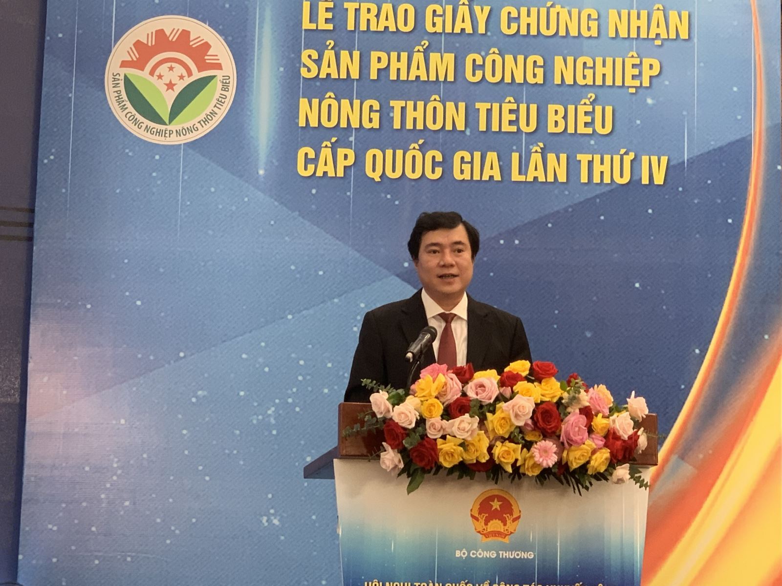 Thứ trưởng Bộ Công thương Nguyễn Sinh Nhật Tân phát biểu tại Hội nghị. Ảnh: Minh Trang