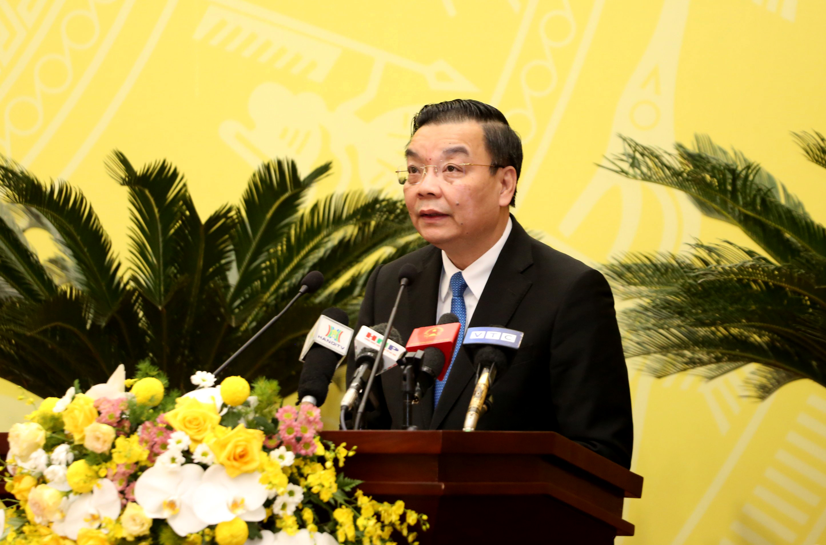 	Chủ tịch UBND thành phố Chu Ngọc Anh trả lời chất vấn tại Kỳ họp thứ Ba, HĐND thành phố Khoá XVI. Ảnh: P.Long