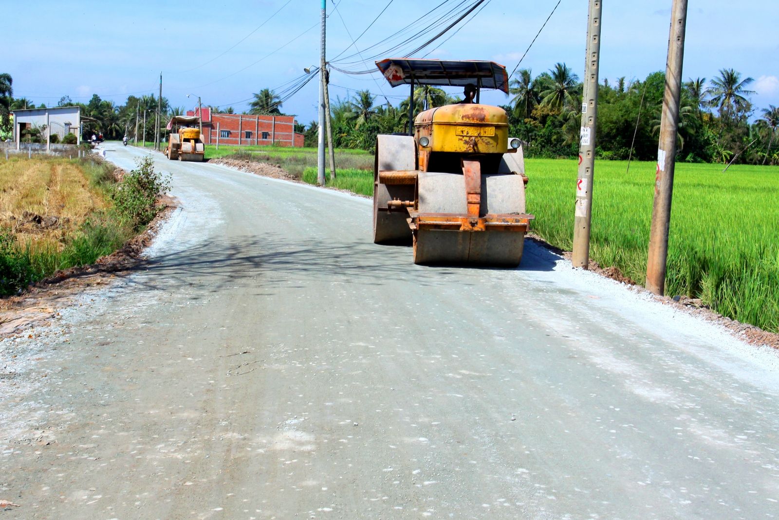 Các tuyến đường giao thông nông thôn được đầu tư, góp phần xây dựng nông thôn mới Nguồn: ITN
