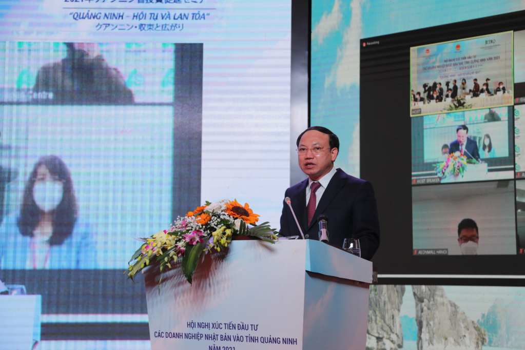 Ủy viên Trung ương Đảng, Bí thư Tỉnh ủy, Chủ tịch HĐND tỉnh Nguyễn Xuân Ký phát biểu khai mạc hội nghị.