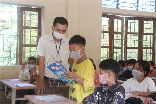 	Tiết học Tiếng Anh tại Trường Phổ thông dân tộc bán trú THCS Na Loi, huyện Kỳ Sơn