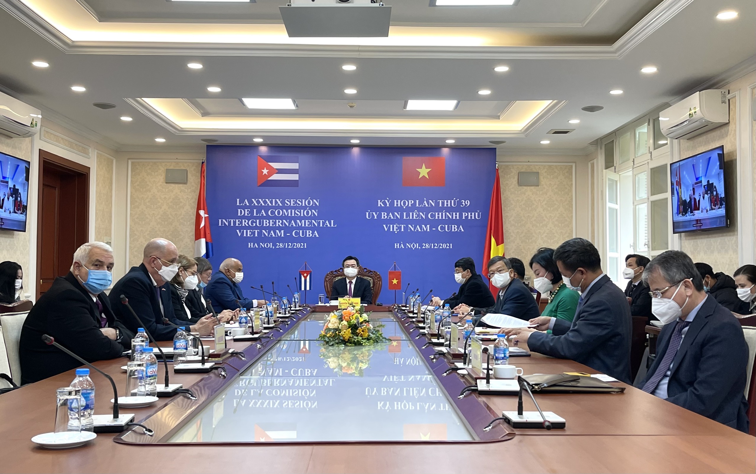 Bộ trưởng Bộ Xây dựng Nguyễn Thanh Nghị chủ trì Kỳ họp tại điểm cầu Hà Nội.