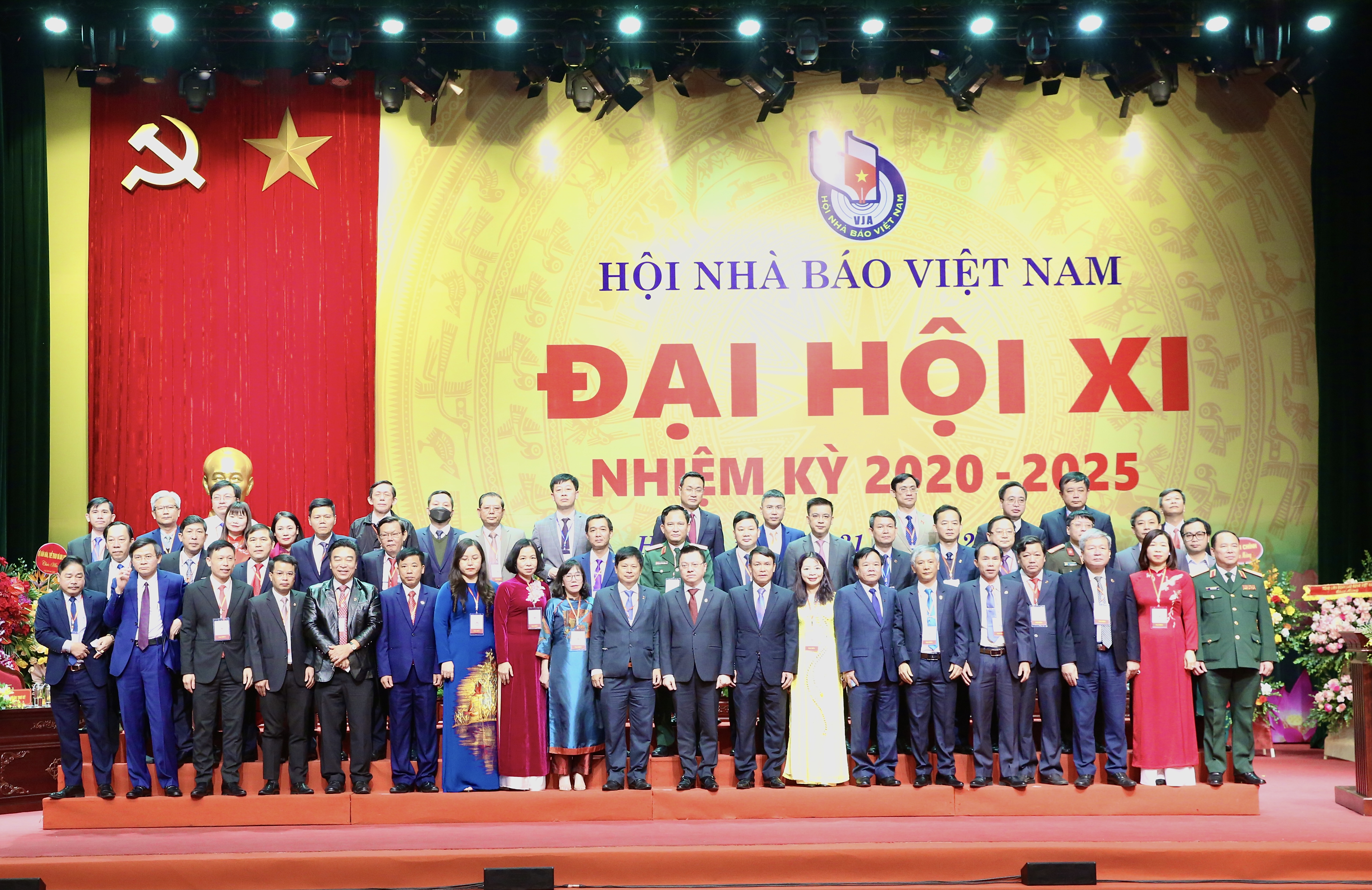 Ban Chấp hành Hội Nhà báo Việt Nam nhiệm kỳ 2020 - 2025 ra mắt tại Đại hội