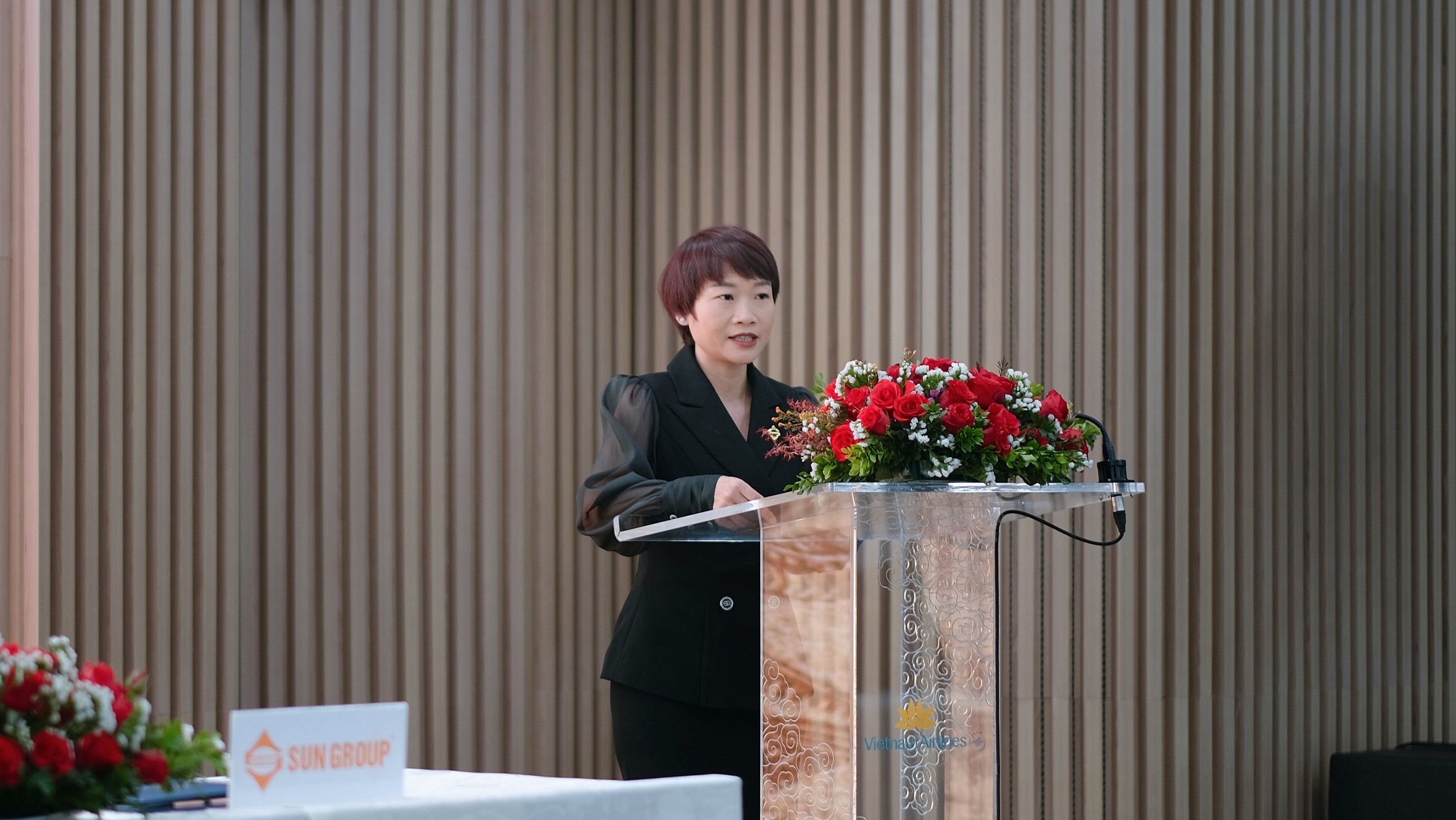 Bà Mai Thúy Hằng - Phó Tổng giám đốc Tập đoàn Sun Group phát biểu tại sự kiện