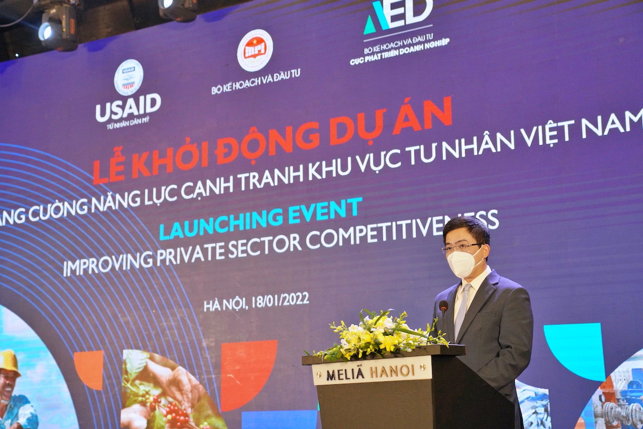 Cục trưởng Cục Phát triển doanh nghiệp (Bộ KH và ĐT) Lê Mạnh Hùng phát biểu tại buổi lễ