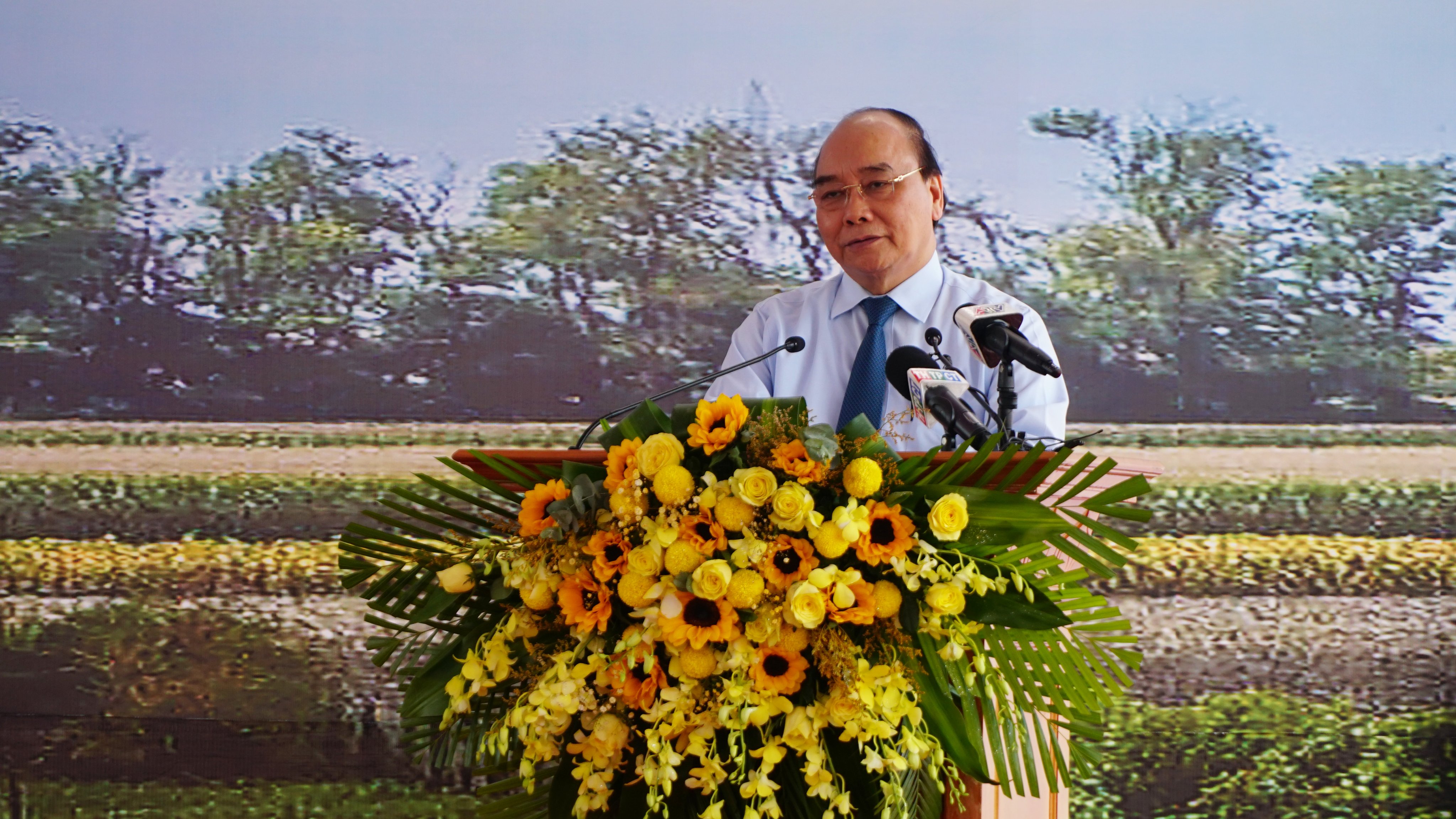 Chủ tịch nước Nguyễn Xuân Phúc phát biểu tại lễ khởi công