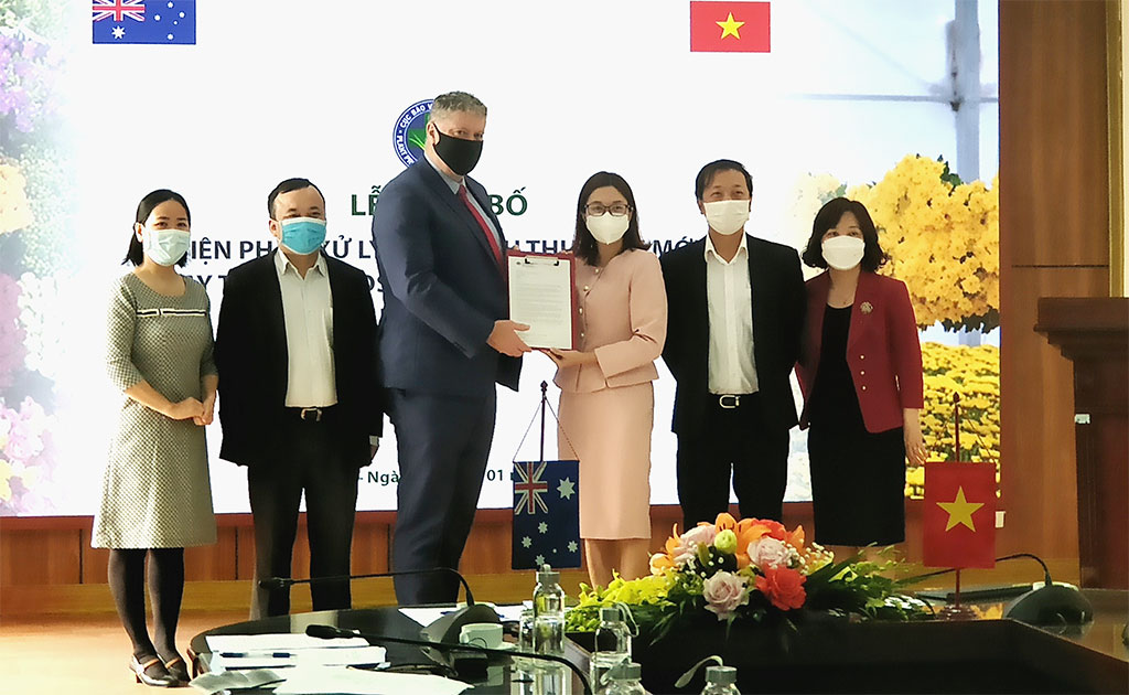 Việt Nam hiện là nước đầu tiên và duy nhất được Australia phê duỵệt sử dụng hoạt chất Metsulfuron methyl thay thế Glyphosate.