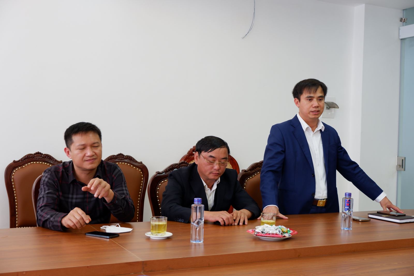 Bí thư Huyện ủy Mường Nhé Nguyễn Quang Hưng thông tin về tình hình phát triển kinh tế - xã hội trên địa bàn
