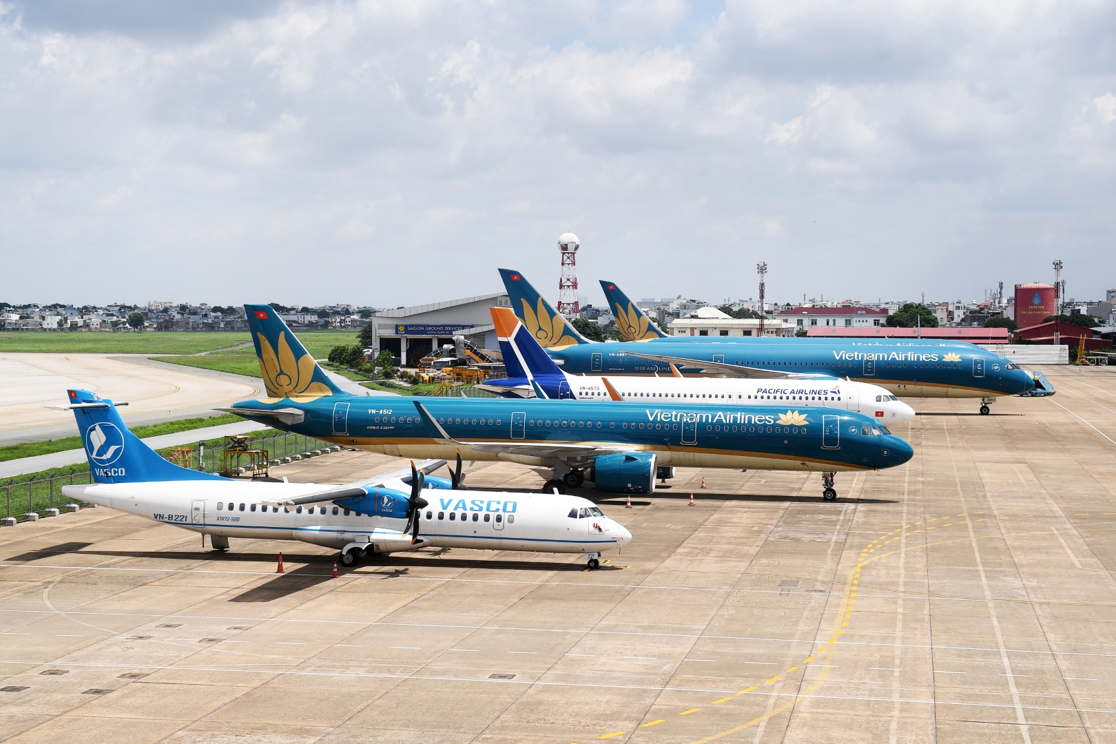 Vietnam Airlines Group khuyến nghị hành khách khai báo y tế trước khi lên sân bay trong dịp cao điểm Tết