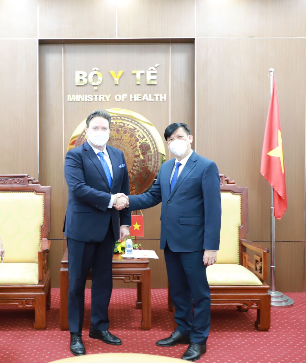 Bộ trưởng Bộ Y tế Nguyễn Thanh Long tiếp tân Đại sứ Hoa Kỳ tại Việt Nam Marc Knapper đến chào xã giao