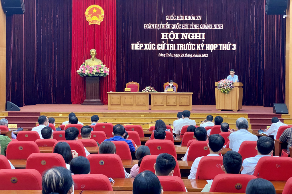 Chủ nhiệm Ủy ban Kinh tế Vũ Hồng Thanh đã thông tin tới cử tri thị xã Đông Triều về nội dung chương trình Kỳ họp thứ Ba, Quốc hội Khóa XV